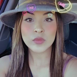 Meet your Posher, Kassandra